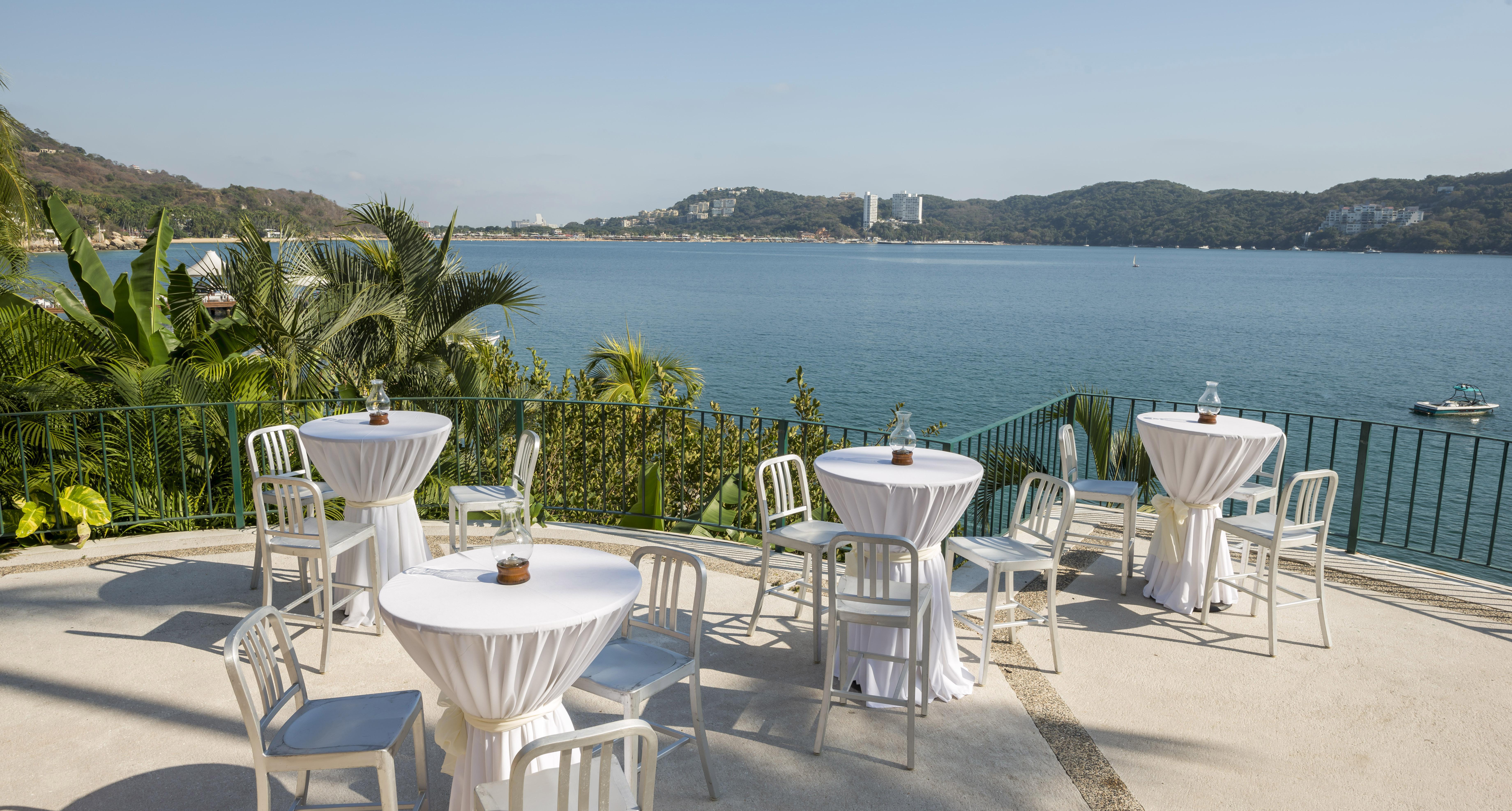 Camino Real Acapulco Diamante Hotel Exterior foto View of the Gulf of İzmit from the hotel